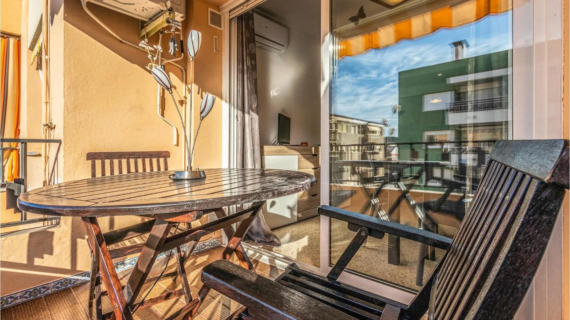 1 Bedroom Nice Apartment In Pineda De Mar